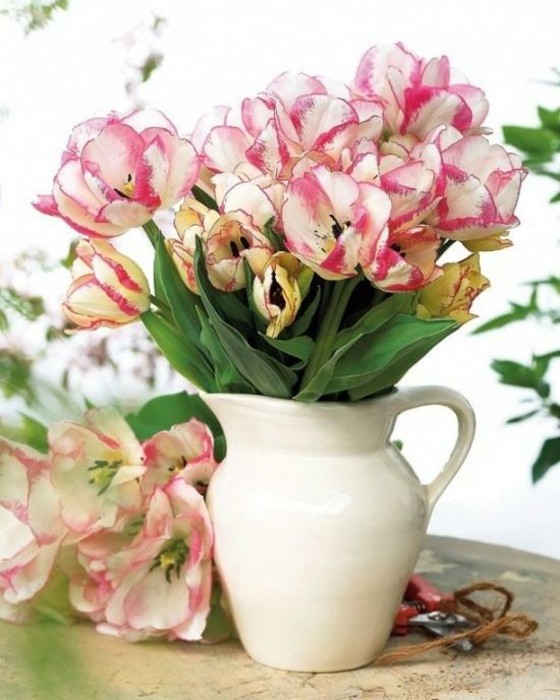 simple floral deco table