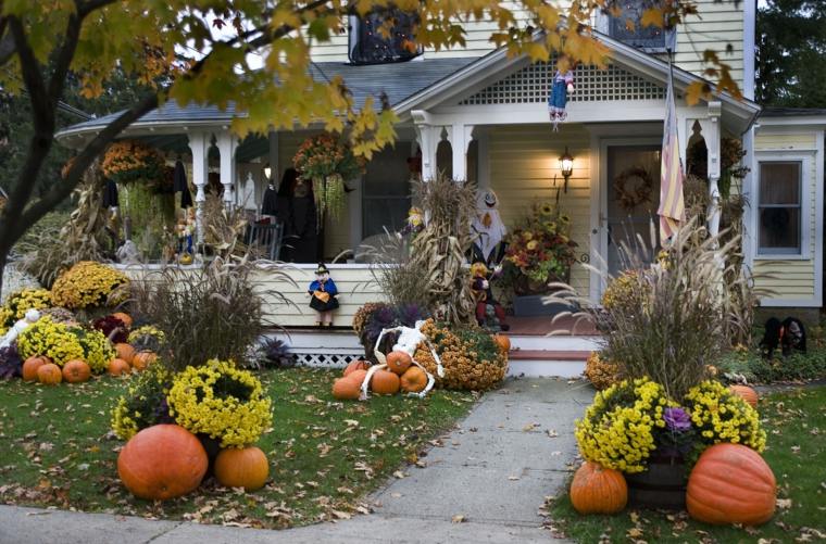 pretty halloween decorating pretty-flowers-pumpkins