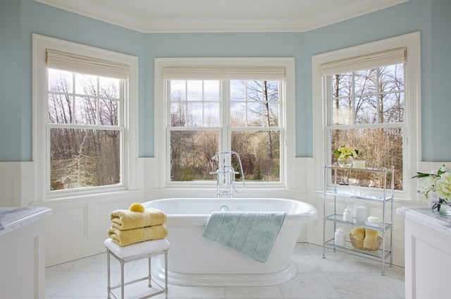 interior deco bathroom bow window blue bathtub