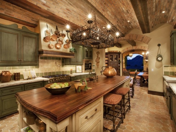 Italian decorating kitchen Tuscan style