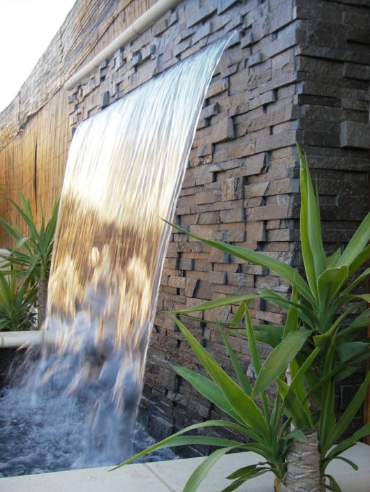 deco garden wall water