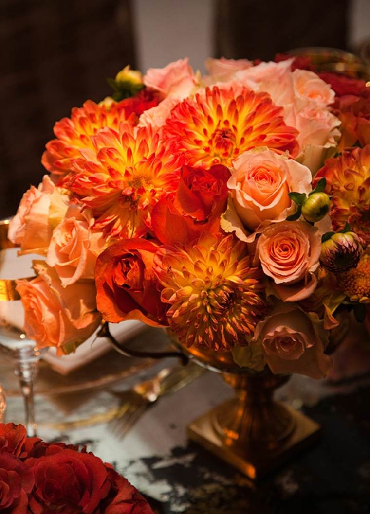 wedding photo bouquets fall