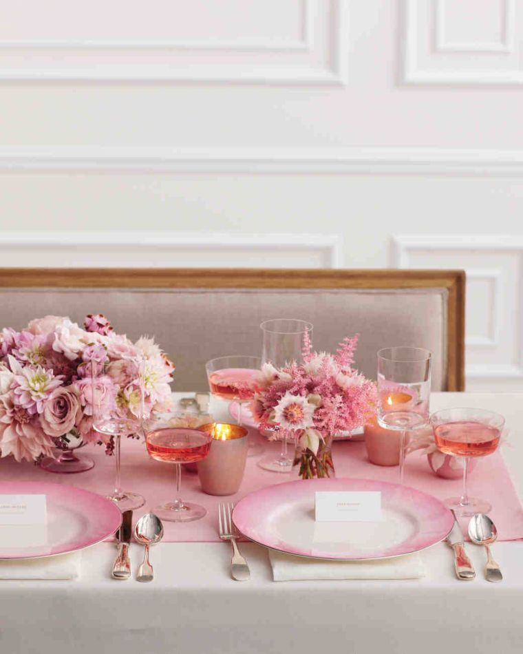 deco-marriage-romantic decoration table-pink-colored candles, flowers