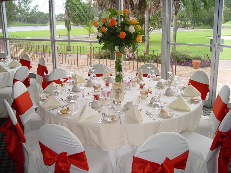 wedding deco red white table