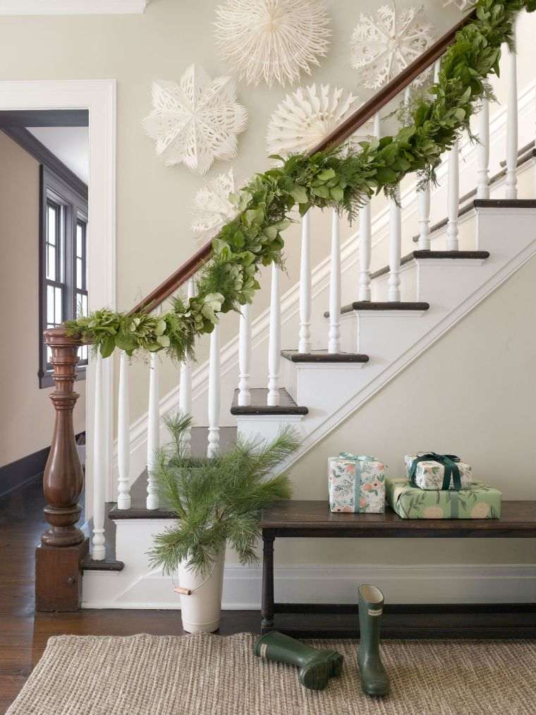 Garland Christmas to make yourself cage staircase idea