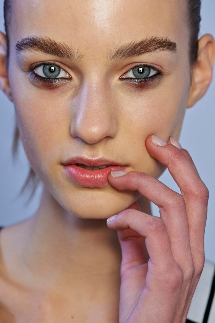 beige autumn nails