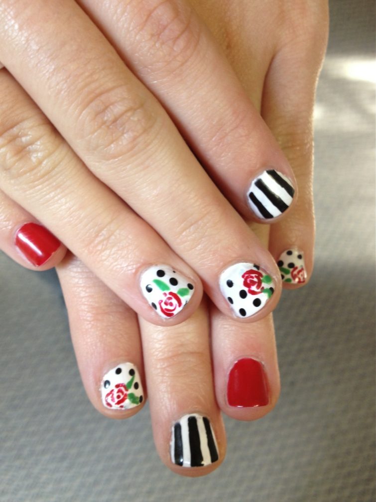 deco short nails valentine's day