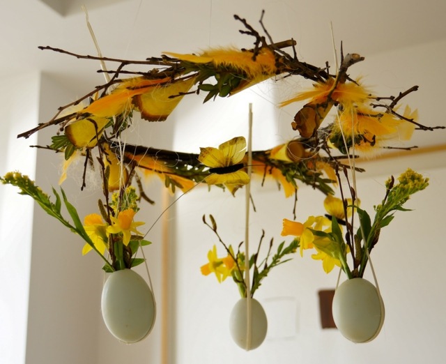 Easter deco hanging eggs