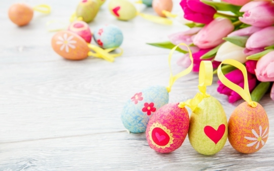 bunga deco meja telur easter