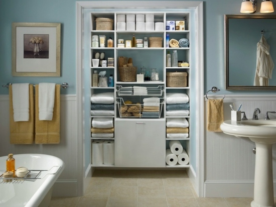 practical deco bathroom