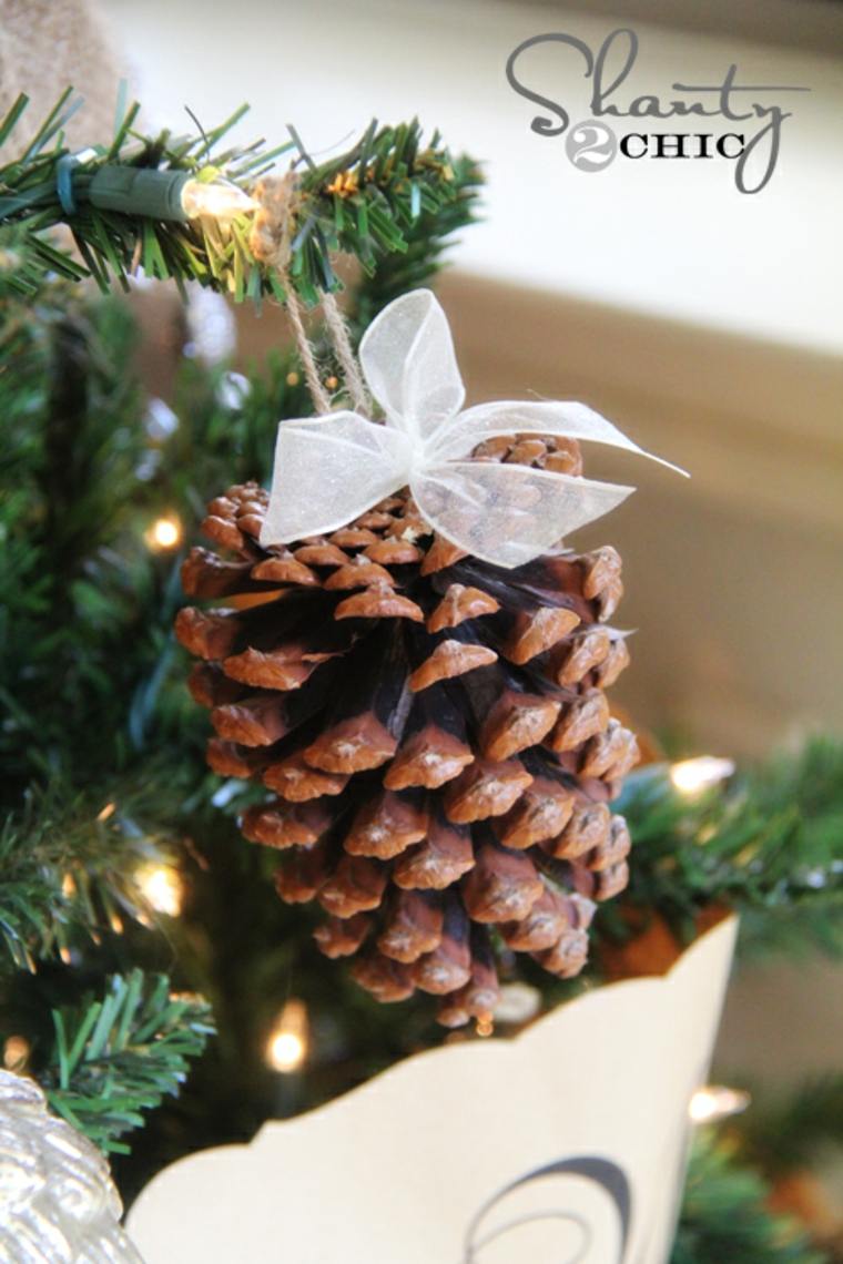 deco pinecone ribbon christmas tree