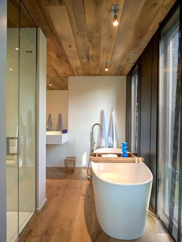 wood bathroom deco