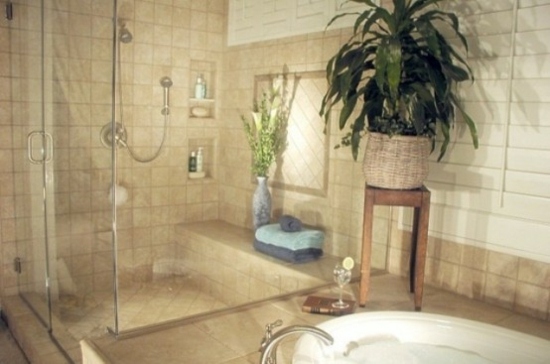 bathroom decor with vegetation