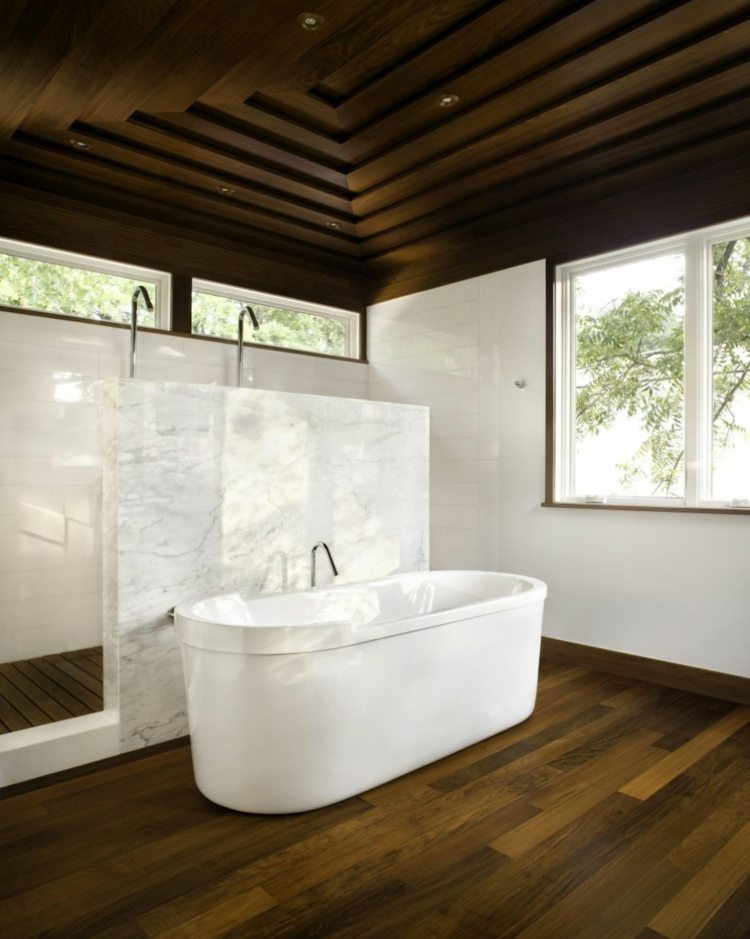 deco-bath-tub-tiled wood-imitation