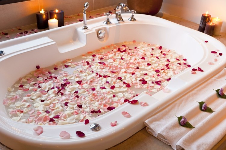 deco bathroom petals of rose