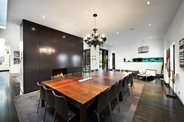 dark wood dining room deco