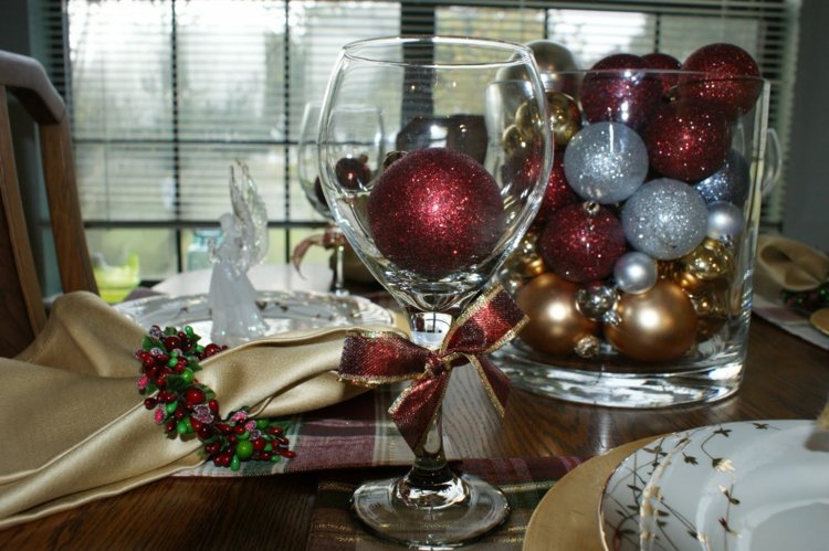 deco table Christmas balls