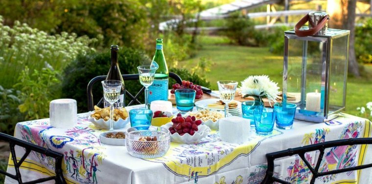 outdoor party table decoration