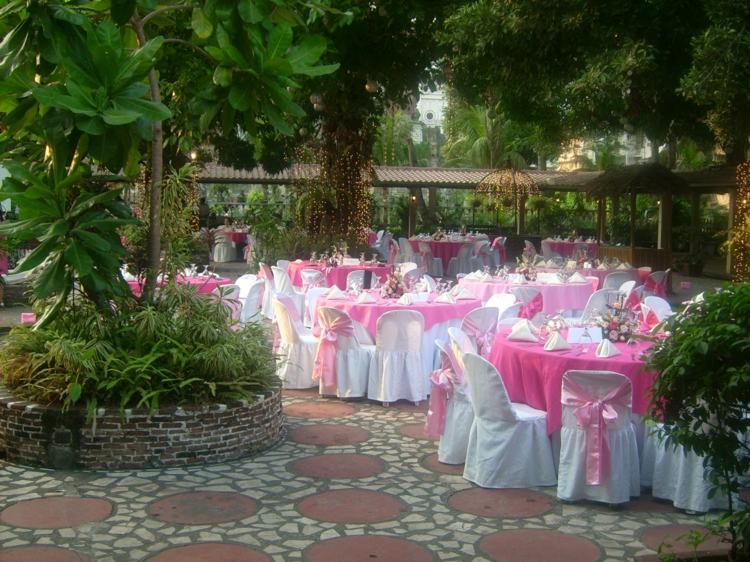 deco white rose wedding table