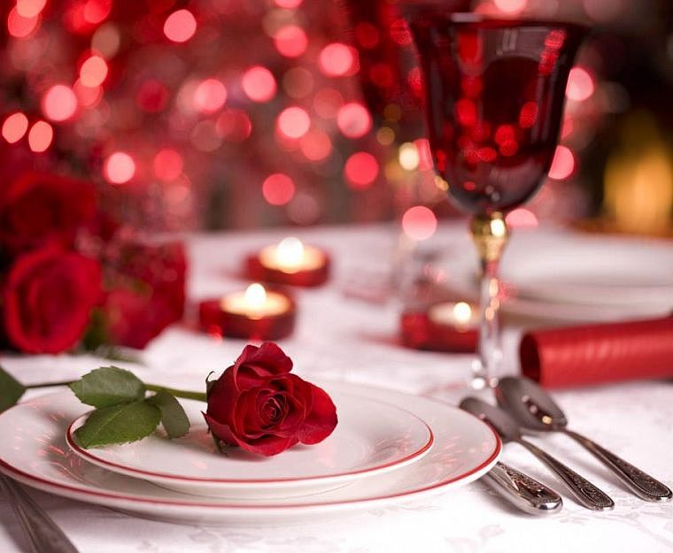 deco-table-marriage-red-and-white-decoration-romantic idea