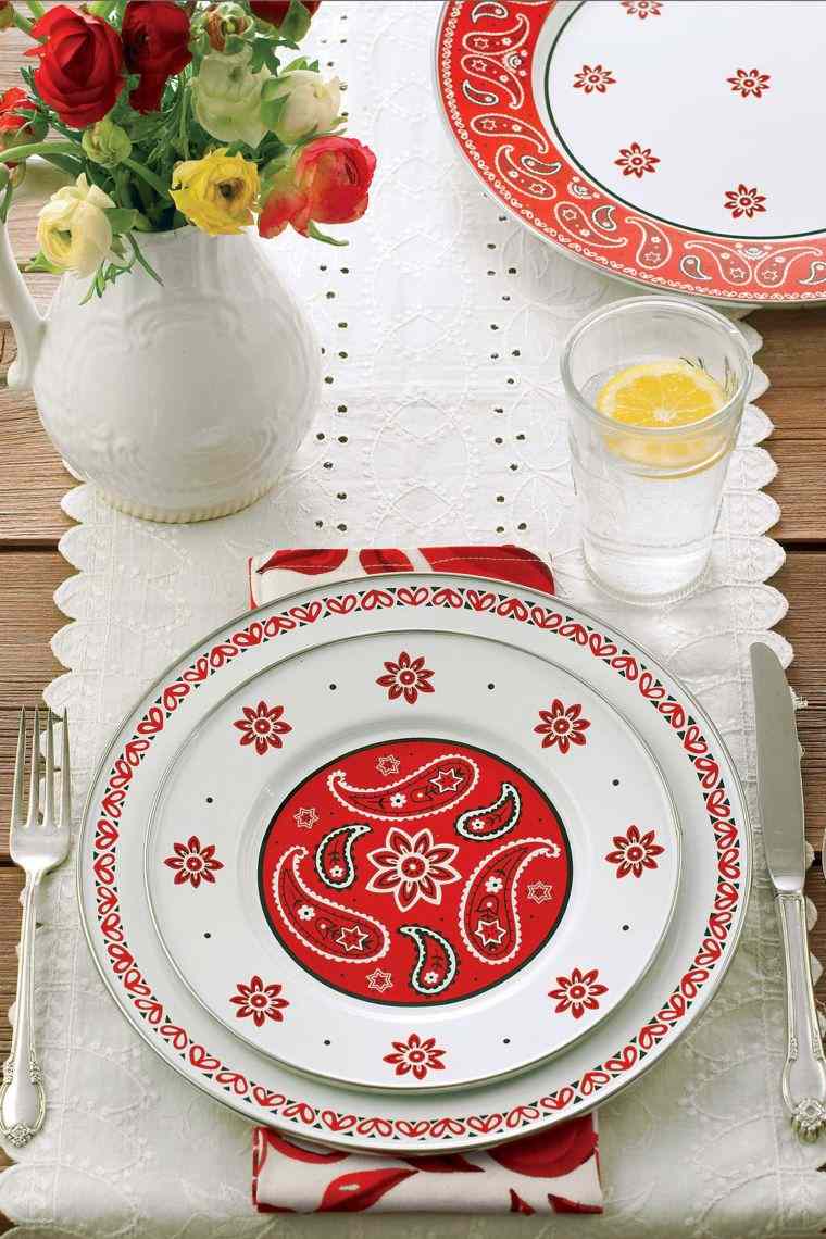 deco-table-marriage-red-and-white machine-retro-model