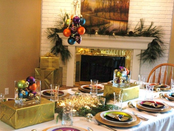 deco christmas table design bright colors