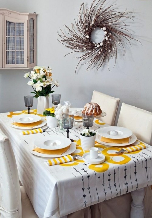 deco table easter yellow white