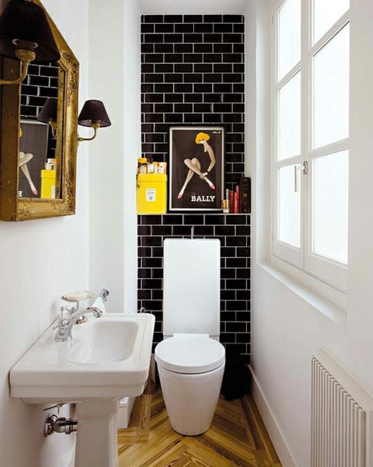 tandas idea deco bingkai cermin asal kuning jubin lantai parket hitam