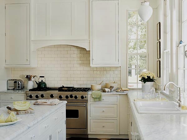 traditional white kitchen deco