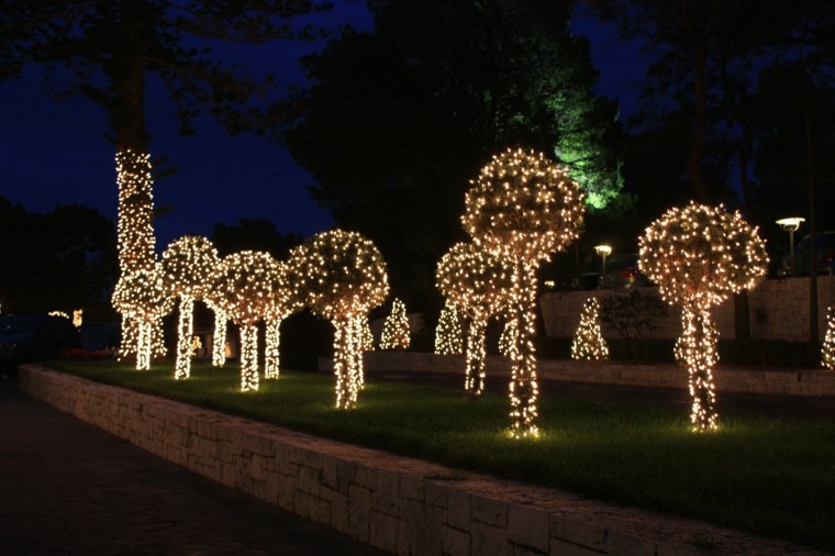 Christmas decoration outdoor bright tree garden idea