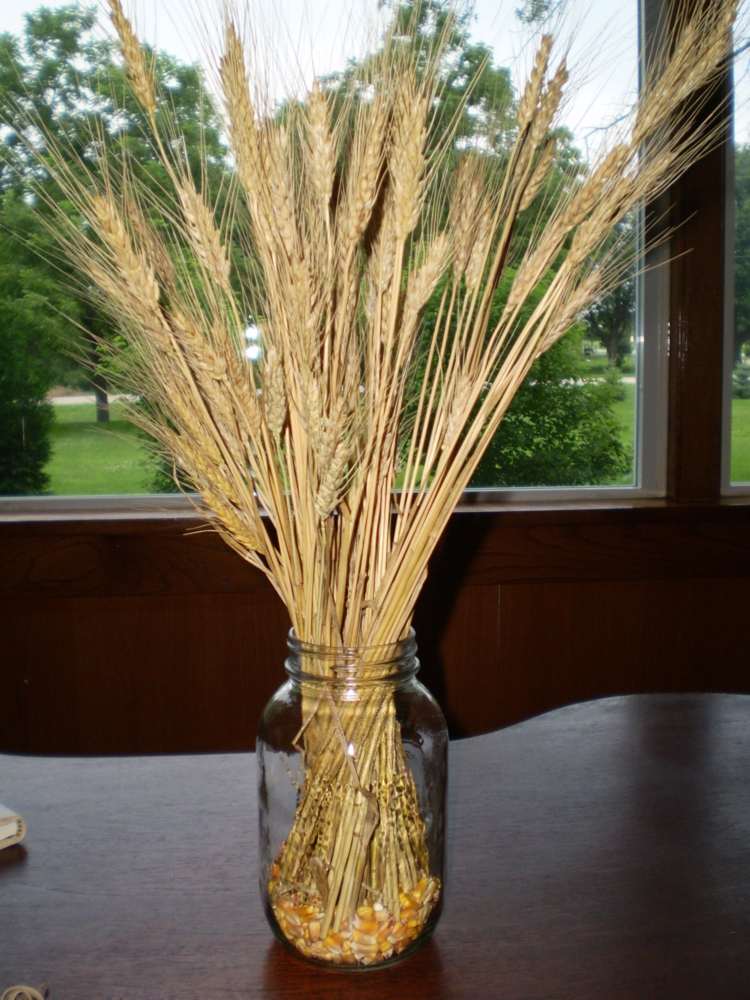 autumn decoration simple table