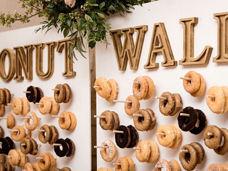 dekorasjon-candy-bar-wedding-original-vegg donuts