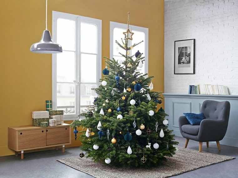 Christmas decoration idea modern christmas tree design natural ball