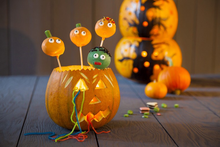 decoration-halloween-pumpkin-idea-outside