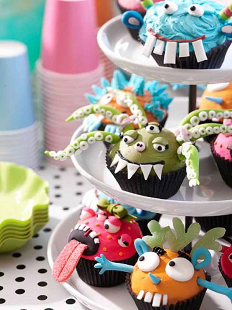 dekoration halloween måltid bord idé cupcake monster