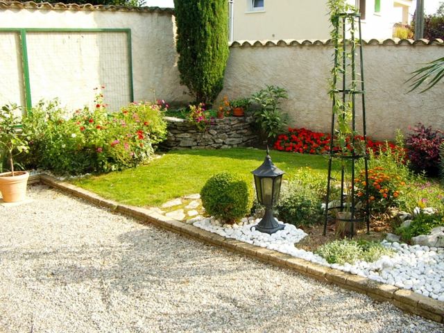 garden decoration stones