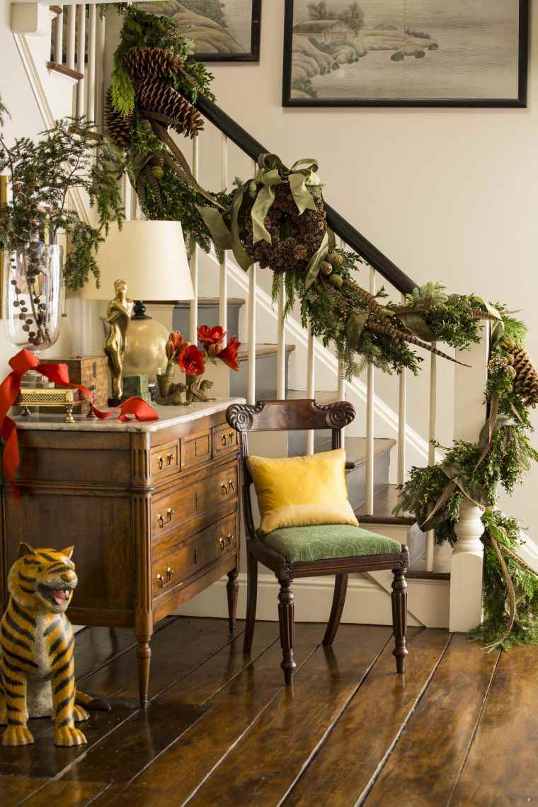 do-it-yourself decoration christmas interior stairwell