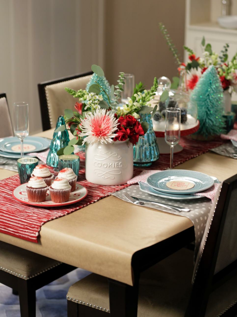 decoration table tablecloth idea objects bouquet of flowers centerpiece christmas