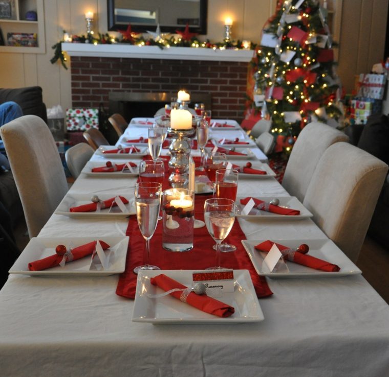 decors Noel diner red and white