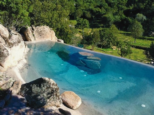 batu kolam hiasan