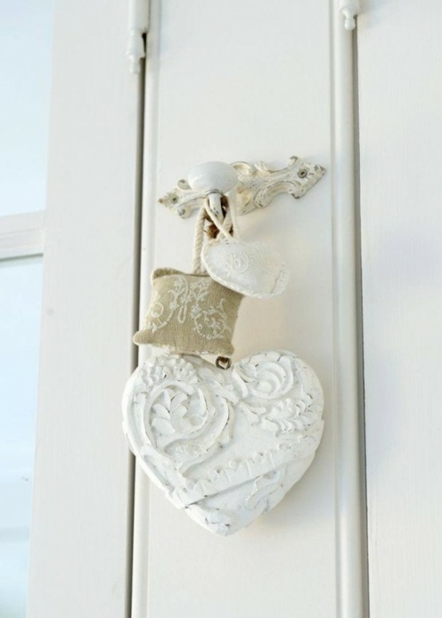 decoration valentine style shabby white