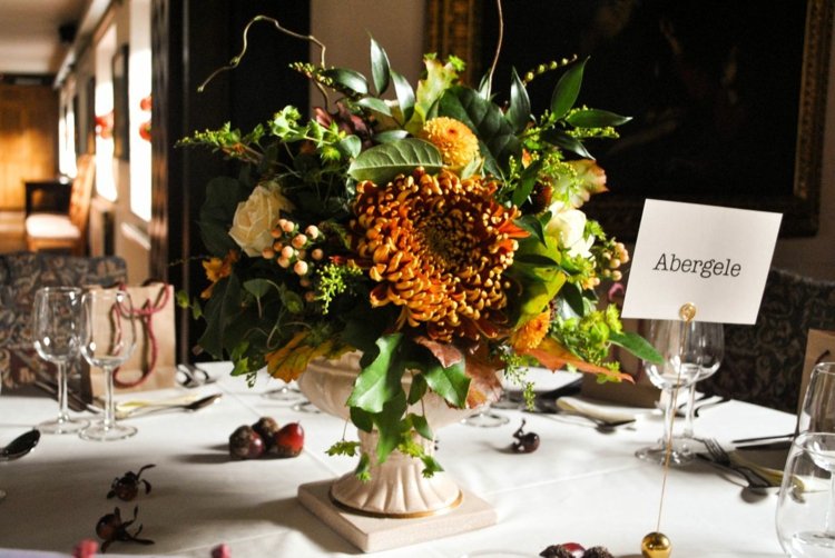 autumn wedding room decoration