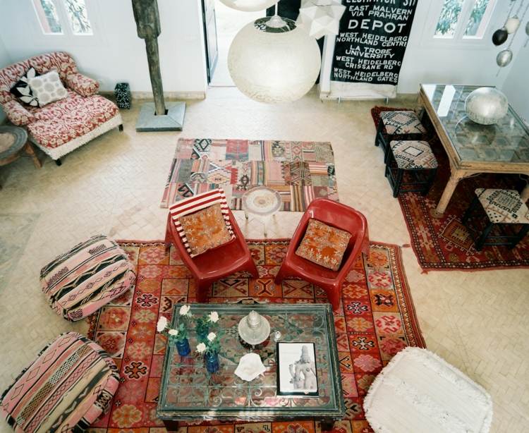 Moroccan living room decoration idea