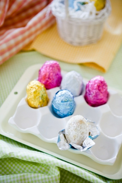 festive table decoration easter