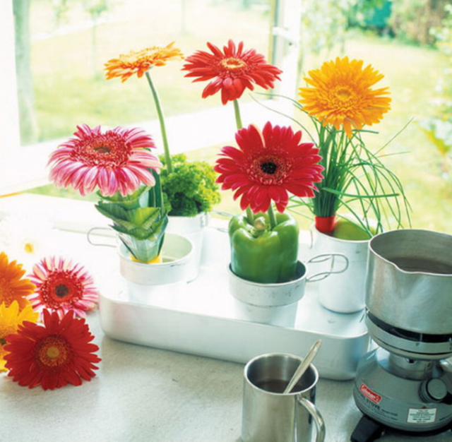 decorate table idea spring flowers vegetables