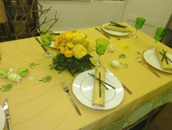 green yellow table decoration