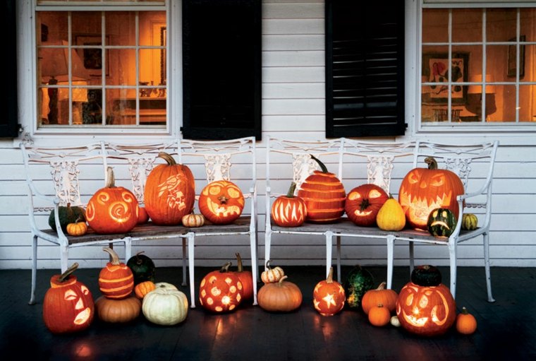 dekoration halloween idé pumpor bänk hus