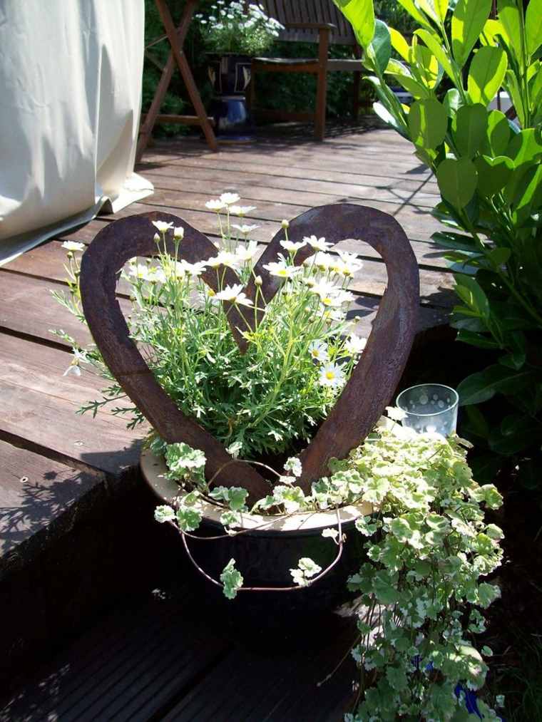 decorate romantic garden heart plant wood