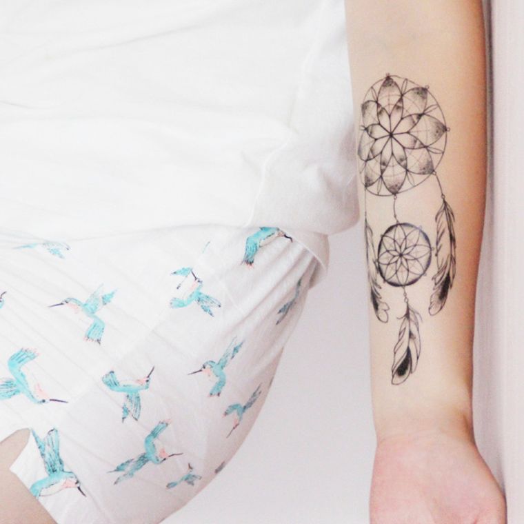 drawing-sensor-de-dream-tattoo-arm woman