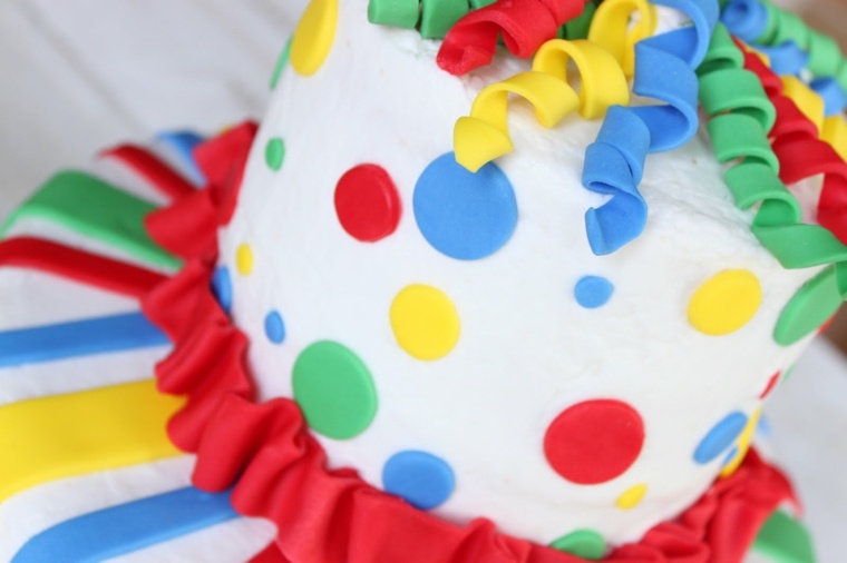 diy deco primary colors birthday cake